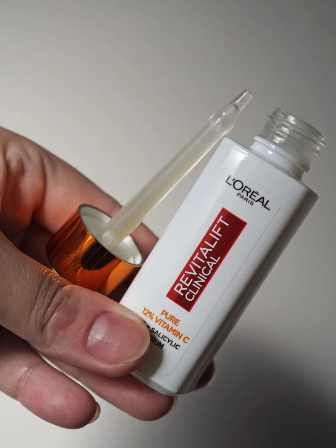 Jak stosować serum L'Oreal Revitalift? 5 kluczowych zasad