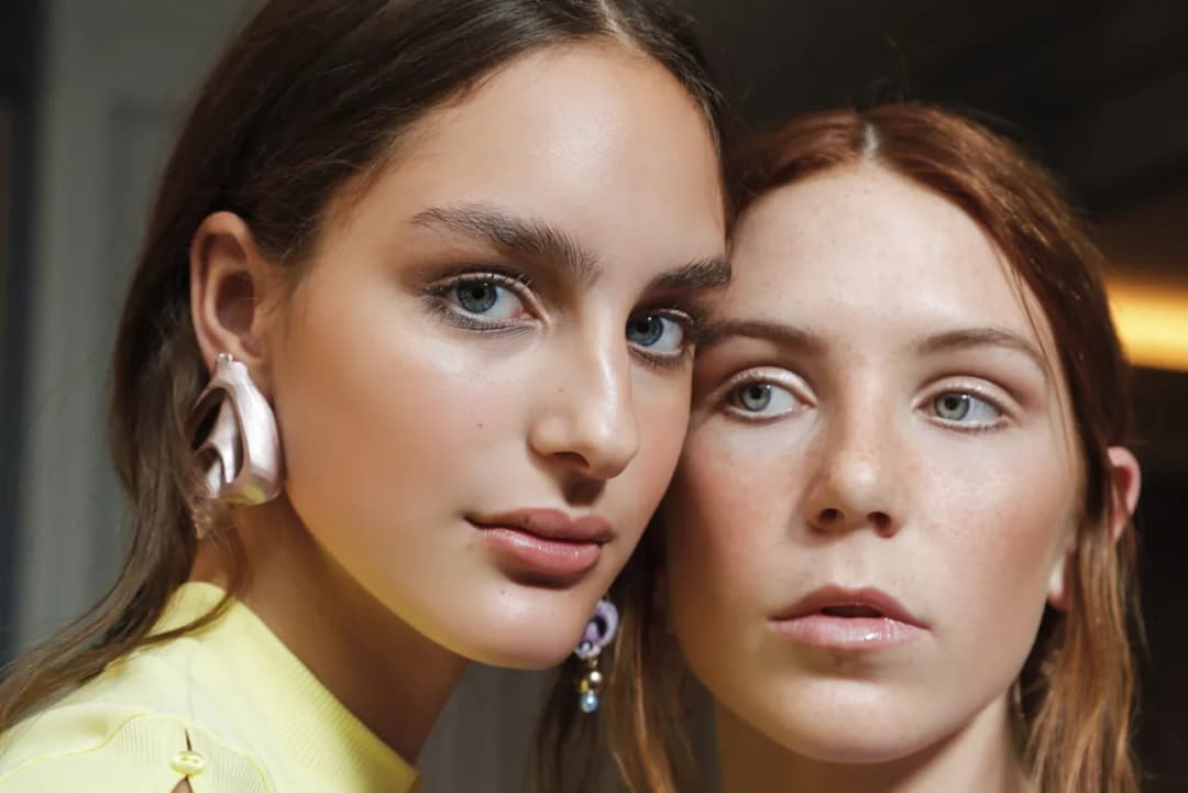 Jak utrwalić makijaż, aby nie ścierał się przez cały dzień?