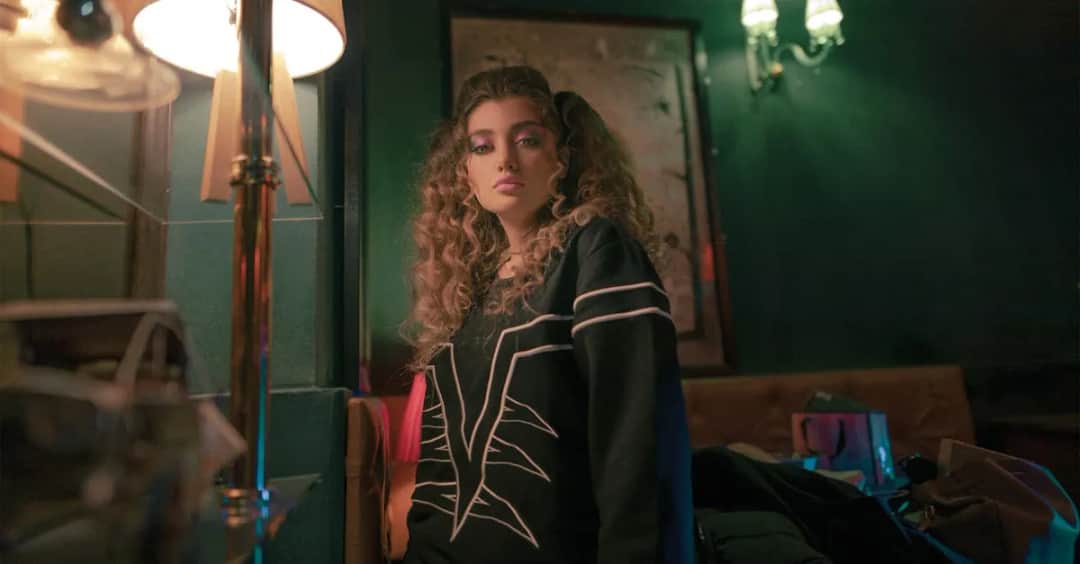 Jak hollywoodzkie gwiazdy wpływają na trendy urodowe?