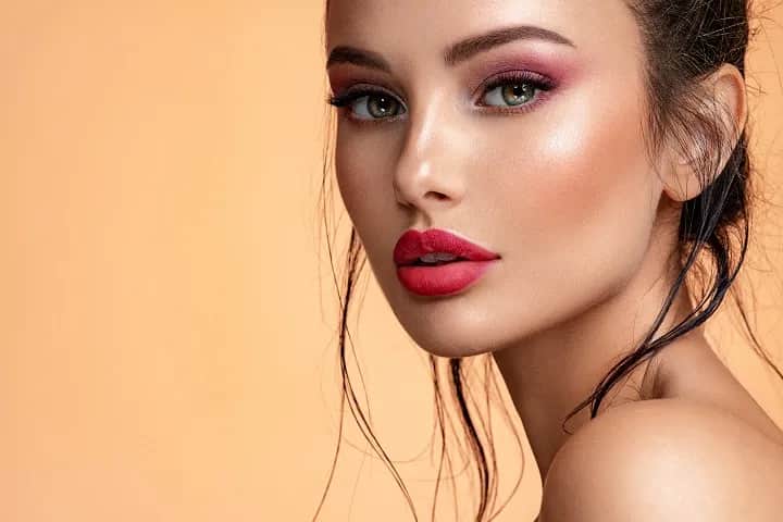 Jak wykonać makijaż krok po kroku i uniknąć najczęstszych błędów