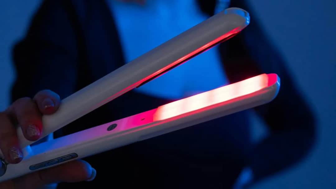 Jaka prostownica nie niszczy włosów? Poznaj bezpieczne modele dla zdrowia włosów