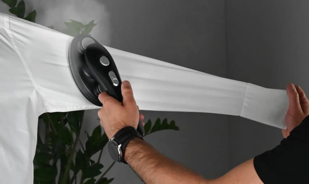 Co wlewać do prostownicy parowej, aby uniknąć osadów w zbiorniku?