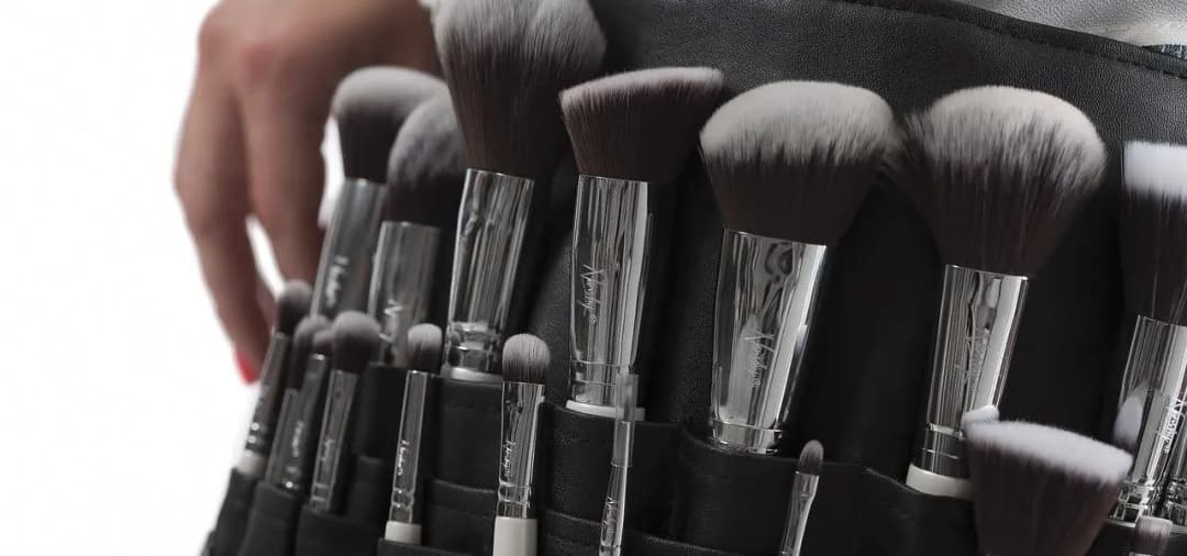 Pędzle do makijażu: który do czego użyć, aby uniknąć błędów?