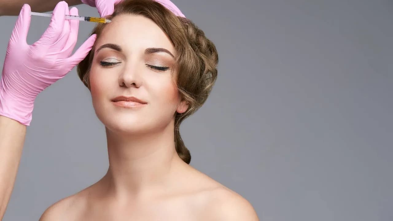 Ile kosztuje botoks na lwią zmarszczkę? Poznaj ceny i czynniki wpływające na koszt